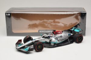 Mercedes AMG Petronas W13 E Performance #63 G. Russell Spanish GP 2022 Minichamps 1:18 110220063 Kov – obrázok 6 z 7
