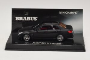 Mercedes Brabus 850 E63 W212 Matná Čierna Minichamps 1:43 437034101 Kov