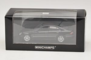 Mercedes E-Class W211 Čierna Metalíza Minichamps 1:43 400036001 Kov – obrázok 4 z 4
