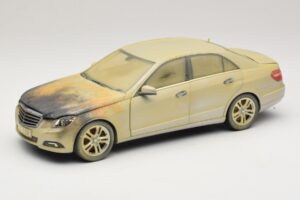 Mercedes E-Class W212 Spálený Dubaj Umelecké Auto Minichamps 1:18 MB008 Kov
