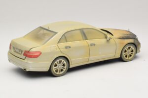 Mercedes E-Class W212 Spálený Dubaj Umelecké Auto Minichamps 1:18 MB008 Kov – obrázok 2 z 6