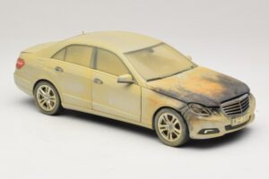 Mercedes E-Class W212 Spálený Dubaj Umelecké Auto Minichamps 1:18 MB008 Kov – obrázok 4 z 6