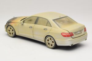 Mercedes E-Class W212 Spálený Dubaj Umelecké Auto Minichamps 1:18 MB008 Kov – obrázok 5 z 6