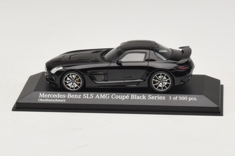 Mercedes SLS AMG C197 Black Series Čierna Metalíza Minichamps 1:43 Mercedes SLS AMG C197 Black Series Čierna Metalíza Minichamps 1:43 437033020 Kov