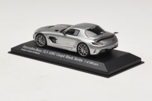 Mercedes SLS AMG C197 Black Series Šedá Metalíza Minichamps 1:43 437033024 Kov – obrázok 3 z 4