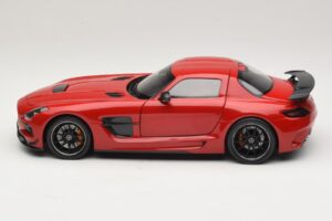 Mercedes SLS AMG C197 Black Series Červený Minichamps 1:18 110033022 Kov – obrázok 4 z 8