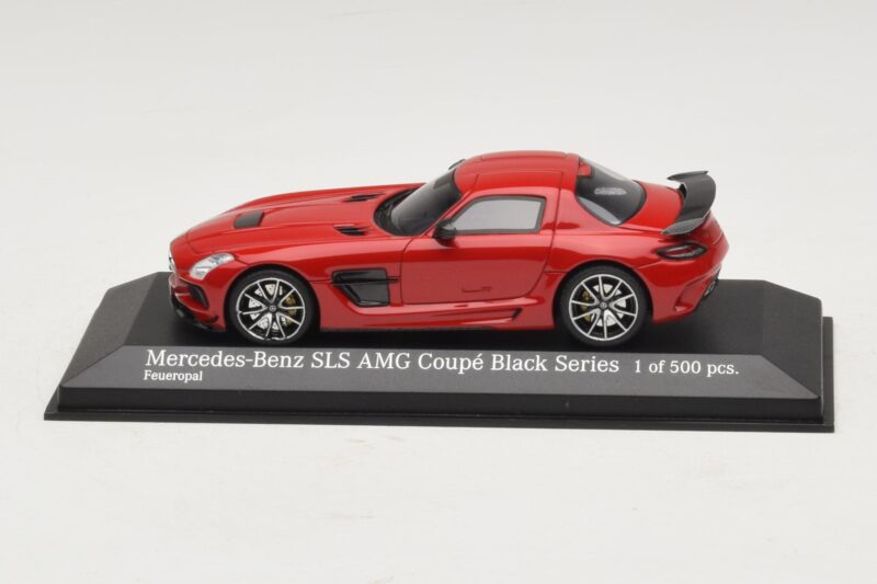 Mercedes SLS AMG C197 Black Series Červený Minichamps 1:43 Mercedes SLS AMG C197 Black Series Červený Minichamps 1:43 437033021 Kov