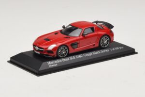 Mercedes SLS AMG C197 Black Series Červený Minichamps 1:43 437033021 Kov – obrázok 2 z 4
