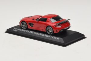 Mercedes SLS AMG C197 Black Series Červený Minichamps 1:43 437033021 Kov – obrázok 3 z 4