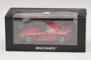 Mercedes SLS AMG C197 Black Series Červený Minichamps 1:43 437033021 Kov – obrázok 4 z 4