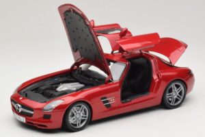 Mercedes SLS AMG C197 Červená Metalíza Minichamps 1:18 100039020 Kov – obrázok 2 z 8