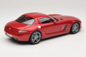 Mercedes SLS AMG C197 Červená Metalíza Minichamps 1:18 100039020 Kov – obrázok 3 z 8