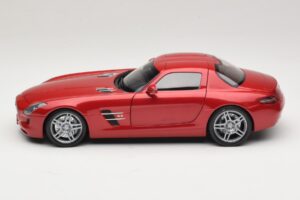 Mercedes SLS AMG C197 Červená Metalíza Minichamps 1:18 100039020 Kov – obrázok 4 z 8