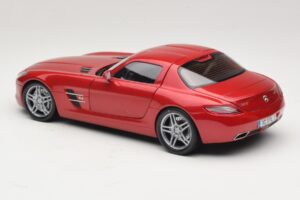 Mercedes SLS AMG C197 Červená Metalíza Minichamps 1:18 100039020 Kov – obrázok 7 z 8