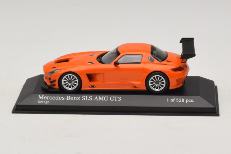 Mercedes SLS AMG GT3 Street Orange Minichamps 1:43 Mercedes SLS AMG GT3 Street Orange Minichamps 1:43 410113204 Kov