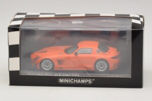 Mercedes SLS AMG GT3 Street Orange Minichamps 1:43 410113204 Kov – obrázok 4 z 4