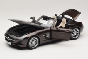 Mercedes SLS AMG Sepang Brown Minichamps 1:18 B66960080 Kov – obrázok 2 z 9