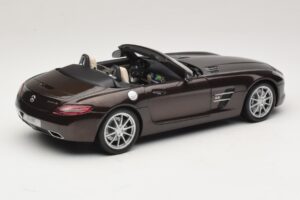 Mercedes SLS AMG Sepang Brown Minichamps 1:18 B66960080 Kov – obrázok 4 z 9