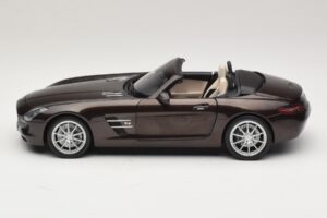 Mercedes SLS AMG Sepang Brown Minichamps 1:18 B66960080 Kov – obrázok 5 z 9