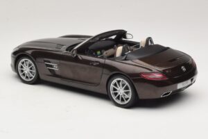 Mercedes SLS AMG Sepang Brown Minichamps 1:18 B66960080 Kov – obrázok 8 z 9