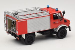 Mercedes Unimog 1300 L TLF 8/18 FF Oberammergau Minichamps 1:43 439033071 Kov – obrázok 2 z 6