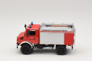 Mercedes Unimog 1300 L TLF 8/18 FF Oberammergau Minichamps 1:43 439033071 Kov – obrázok 3 z 6