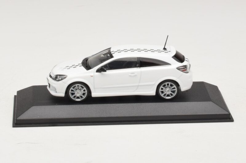Opel Astra H OPC Nurburgring Edition Biely Minichamps 1:43 ASTRA005 Kov
