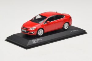 Opel Astra J Červený Minichamps 1:43 410042001 Kov – obrázok 2 z 4