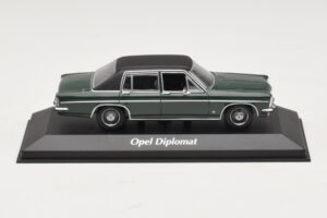 Opel Diplomat B Tmavo Zelený Maxichamps 1:43 940046070 Kov