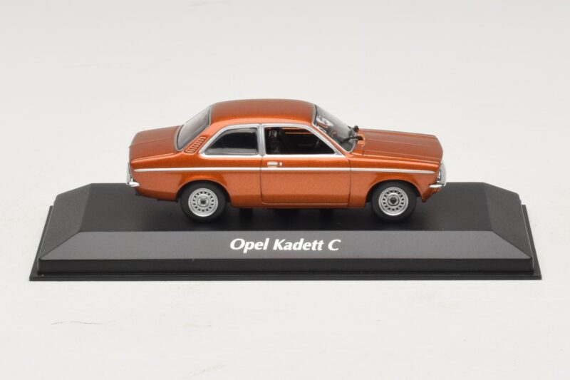 Opel Kadett C Bronzový Metalický Maxichamps 1:43 940045600 Kov