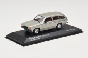 Opel Kadett C Caravan Silver Metallic Minichamps 1:43 400048111 Kov – obrázok 2 z 4
