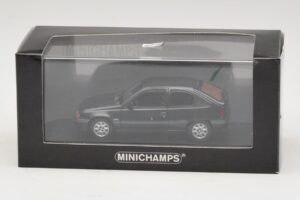 Opel Kadett E Black Metallic Minichamps 1:43 400045901 Kov – obrázok 4 z 4