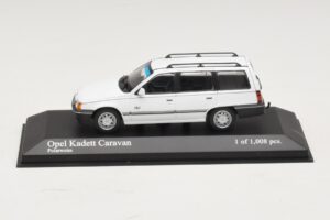 Opel Kadett E Caravan Biely Minichamps 1:43 400045911 Kov