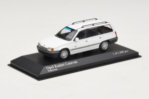 Opel Kadett E Caravan Biely Minichamps 1:43 400045911 Kov – obrázok 2 z 4