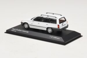 Opel Kadett E Caravan Biely Minichamps 1:43 400045911 Kov – obrázok 3 z 4