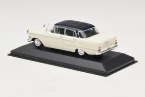 Opel Kapitan A Biely Minichamps 1:43 400048000 Kov – obrázok 3 z 4