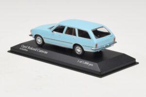Opel Rekord D Caravan Svetlo Modrý Minichamps 1:43 400044014 Kov – obrázok 3 z 4