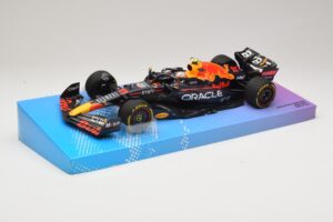 Oracle Red Bull Racing RB18 #11 S. Perez Miami GP 2022 Minichamps 1:18 113220511 Kov – obrázok 2 z 7