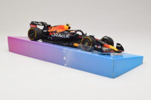 Oracle Red Bull Racing RB18 #11 S. Perez Miami GP 2022 Minichamps 1:18 113220511 Kov – obrázok 4 z 7