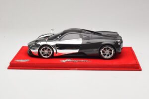 Pagani Huayra Chrome Silver Jedinečný Kus BBR 1:18 P1873CM Živica – obrázok 3 z 7