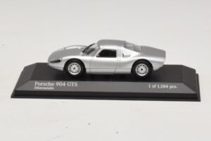 Porsche 904 GTS Strieborný Minichamps 1:43 400065721 Kov