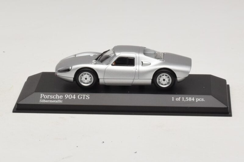 Porsche 904 GTS Strieborný Minichamps 1:43 400065721 Kov