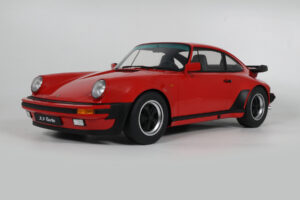 Porsche 911 930 Turbo 3.3 India Red GT Spirit 1:8 GTS802301 Živica