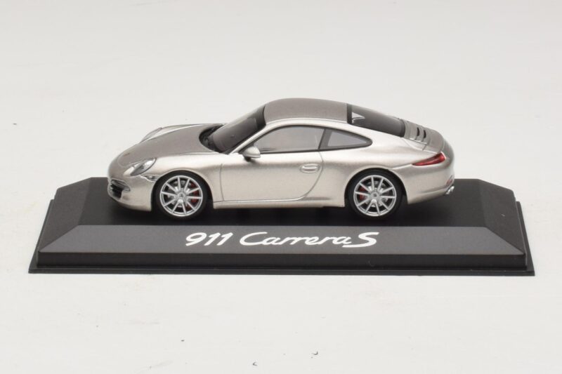 Porsche 911 991 Carrera S Strieborná Metalíza Minichamps 1:43 Porsche 911 991 Carrera S Strieborná Metalíza Minichamps 1:43 WAP0200130C Kov