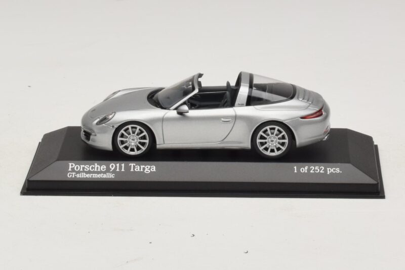 Porsche 911 991 Targa Strieborný Minichamps 1:43 410062442 Kov