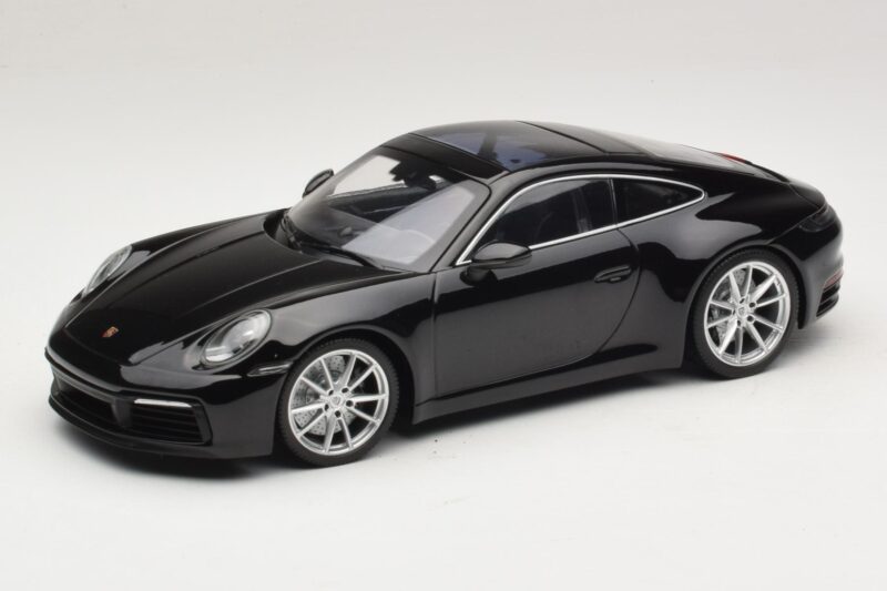 Porsche 911 992 Carrera 4S Čierny Minichamps 1:18 WAP0211120R992 Kov