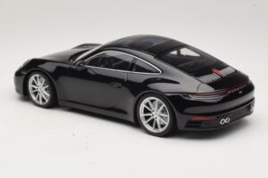 Porsche 911 992 Carrera 4S Čierny Minichamps 1:18 WAP0211120R992 Kov – obrázok 5 z 6