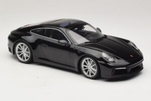 Porsche 911 992 Carrera 4S Čierny Minichamps 1:18 WAP0211120R992 Kov – obrázok 4 z 6