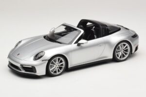 Porsche 911 992 Targa 4 GTS Strieborný Minichamps 1:18 WAP0211460RTRG Kov