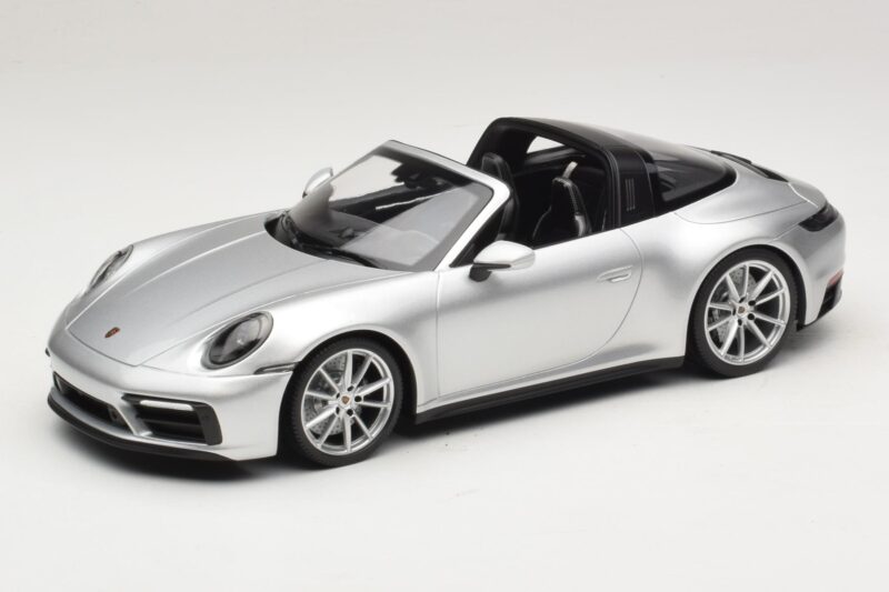 Porsche 911 992 Targa 4 GTS Strieborný Minichamps 1:18 WAP0211460RTRG Kov